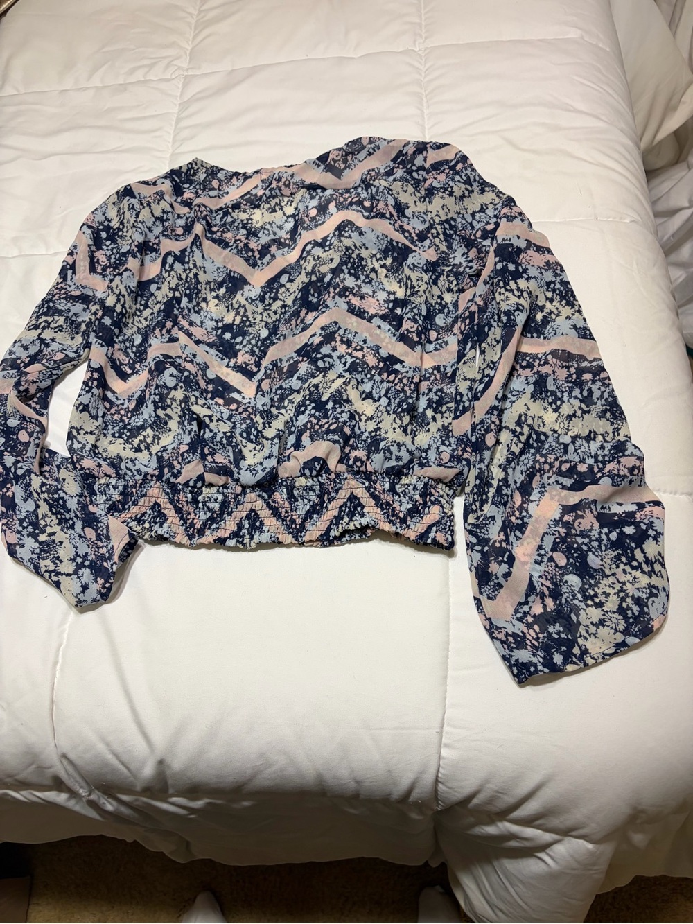 Floral Chevron Long-Sleeve Crop Top - Navy & Pink